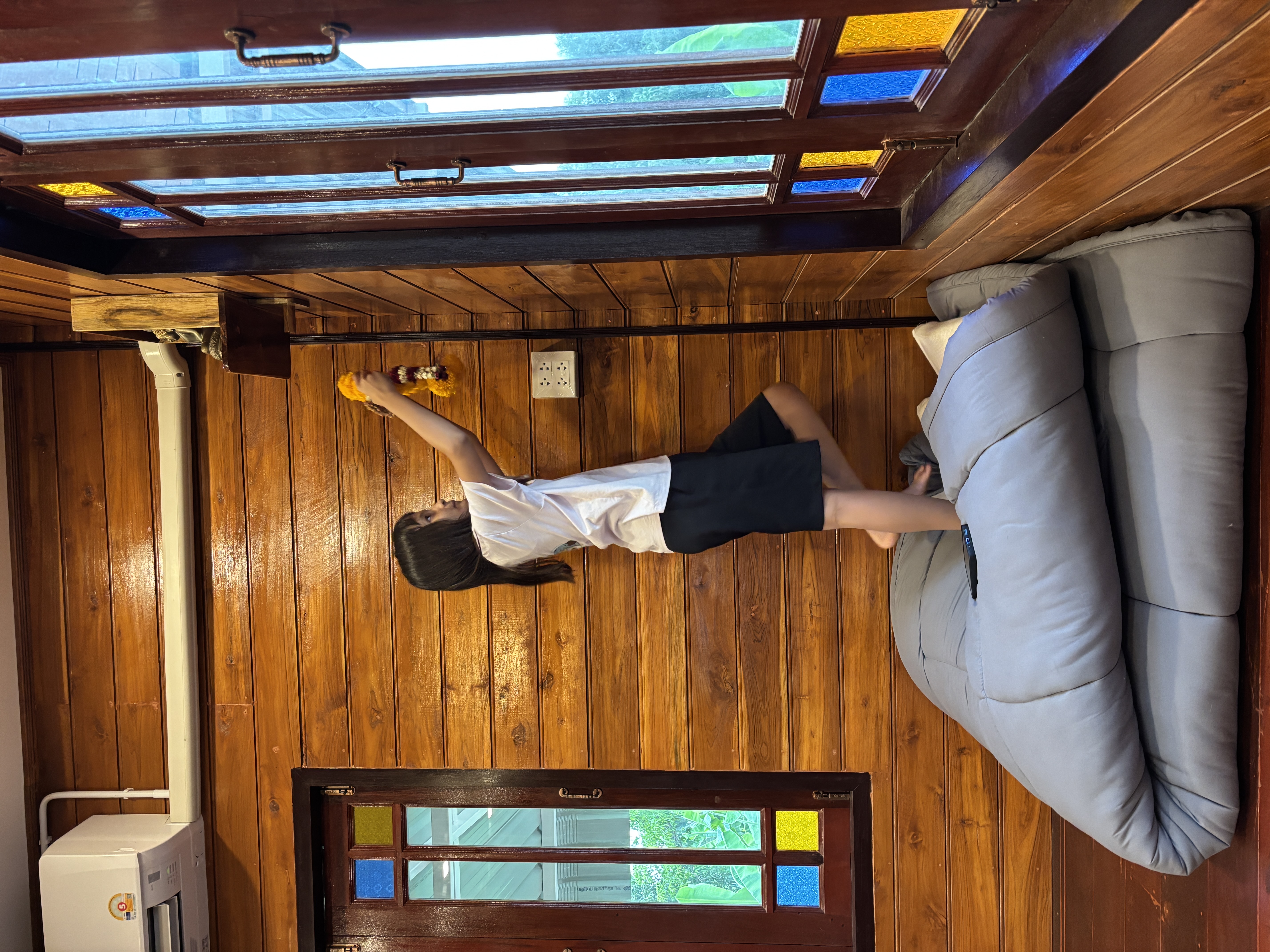 ถวายพวงมาลัย