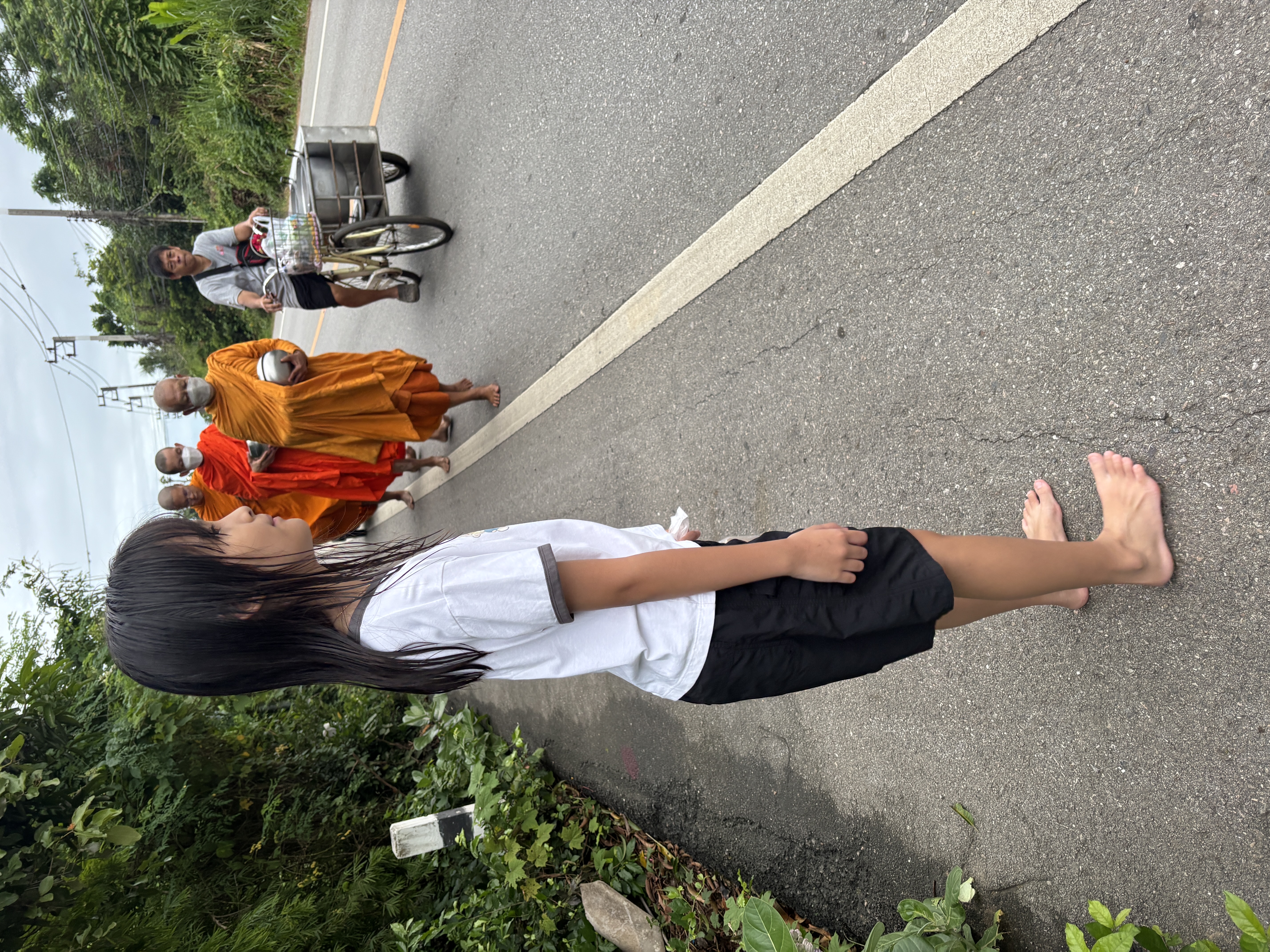 ใส่บาตร