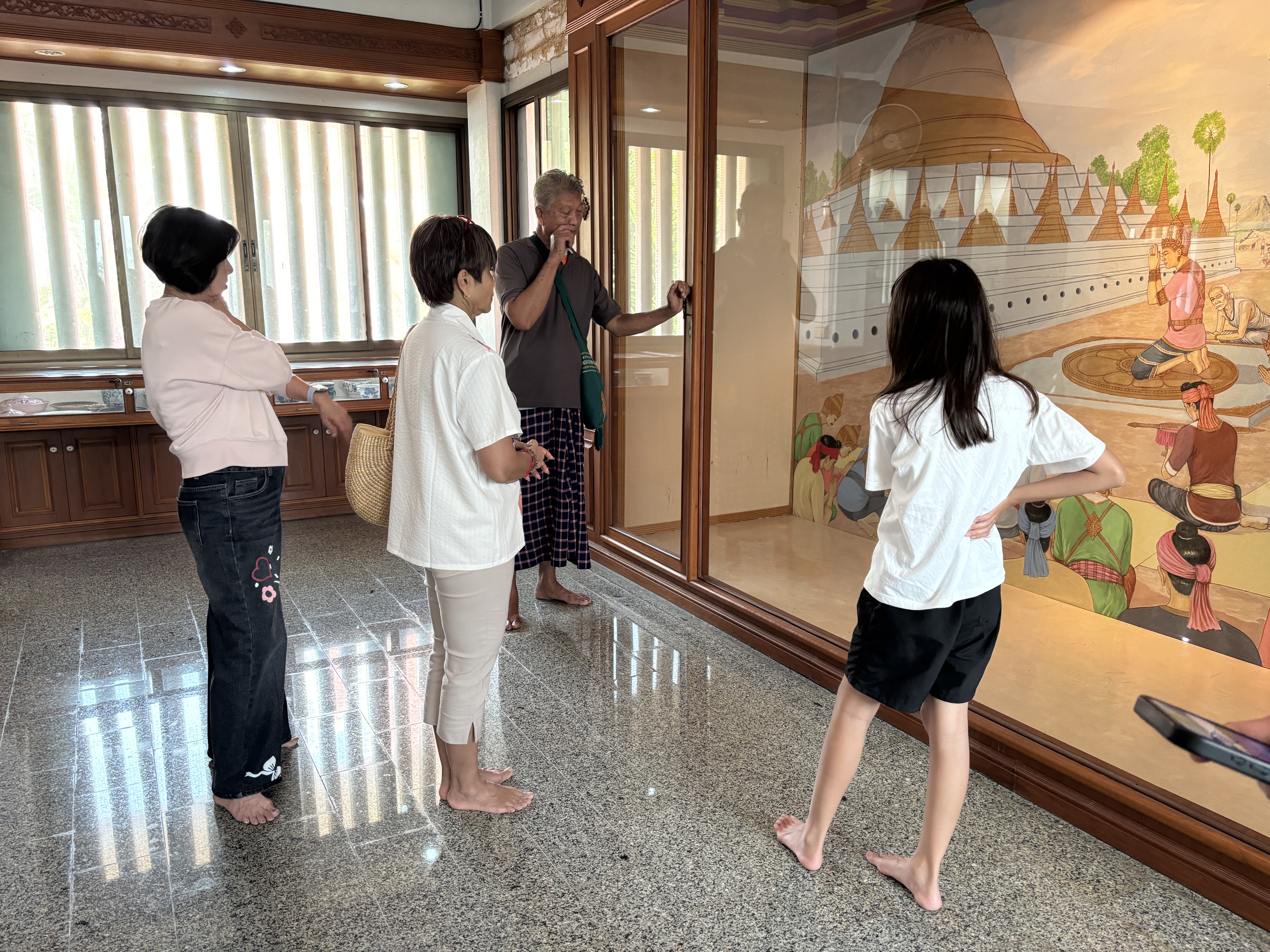 พิพิธภัณฑ์พื้นบ้านวัดม่วง