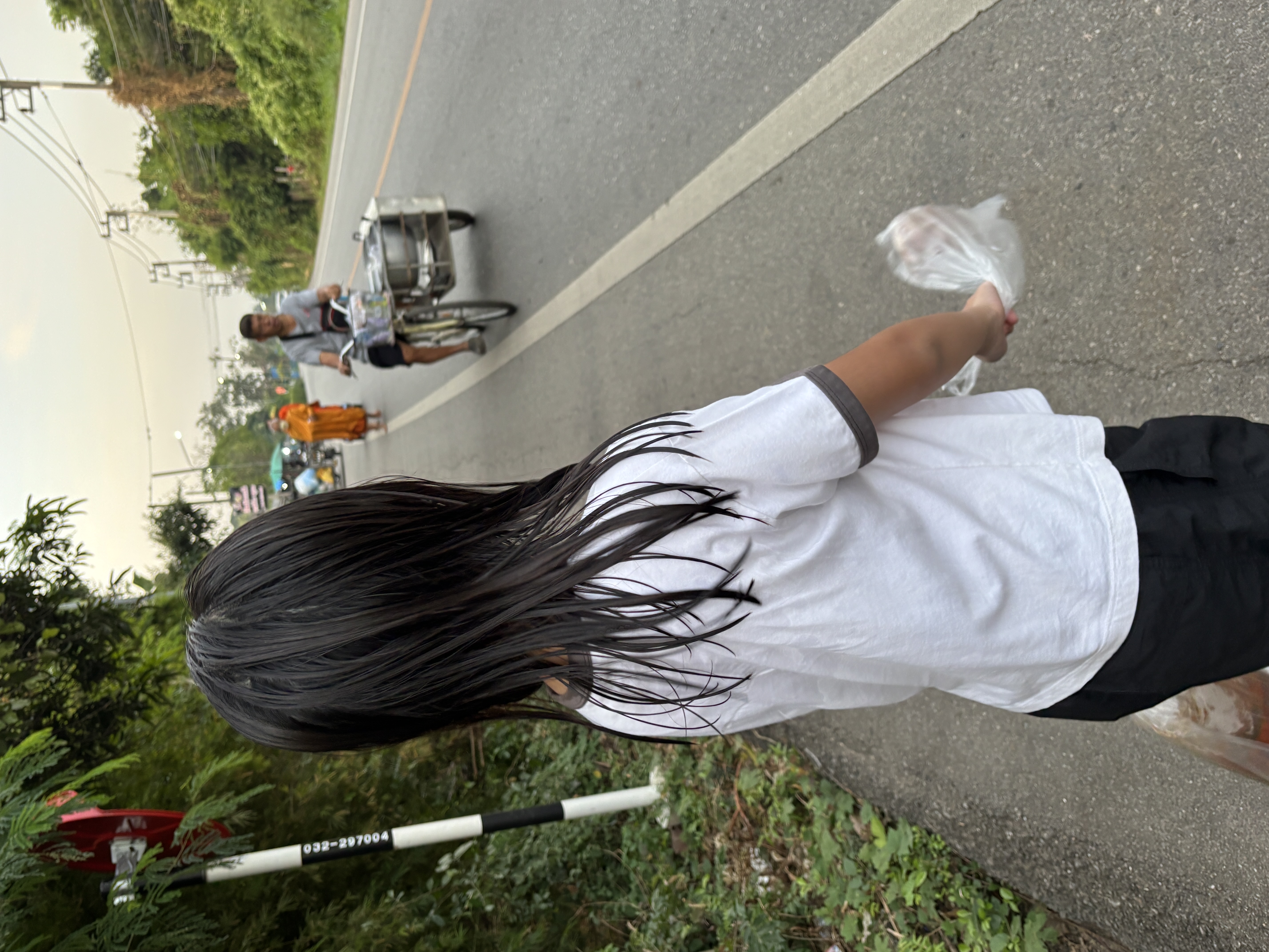 ใส่บาตร