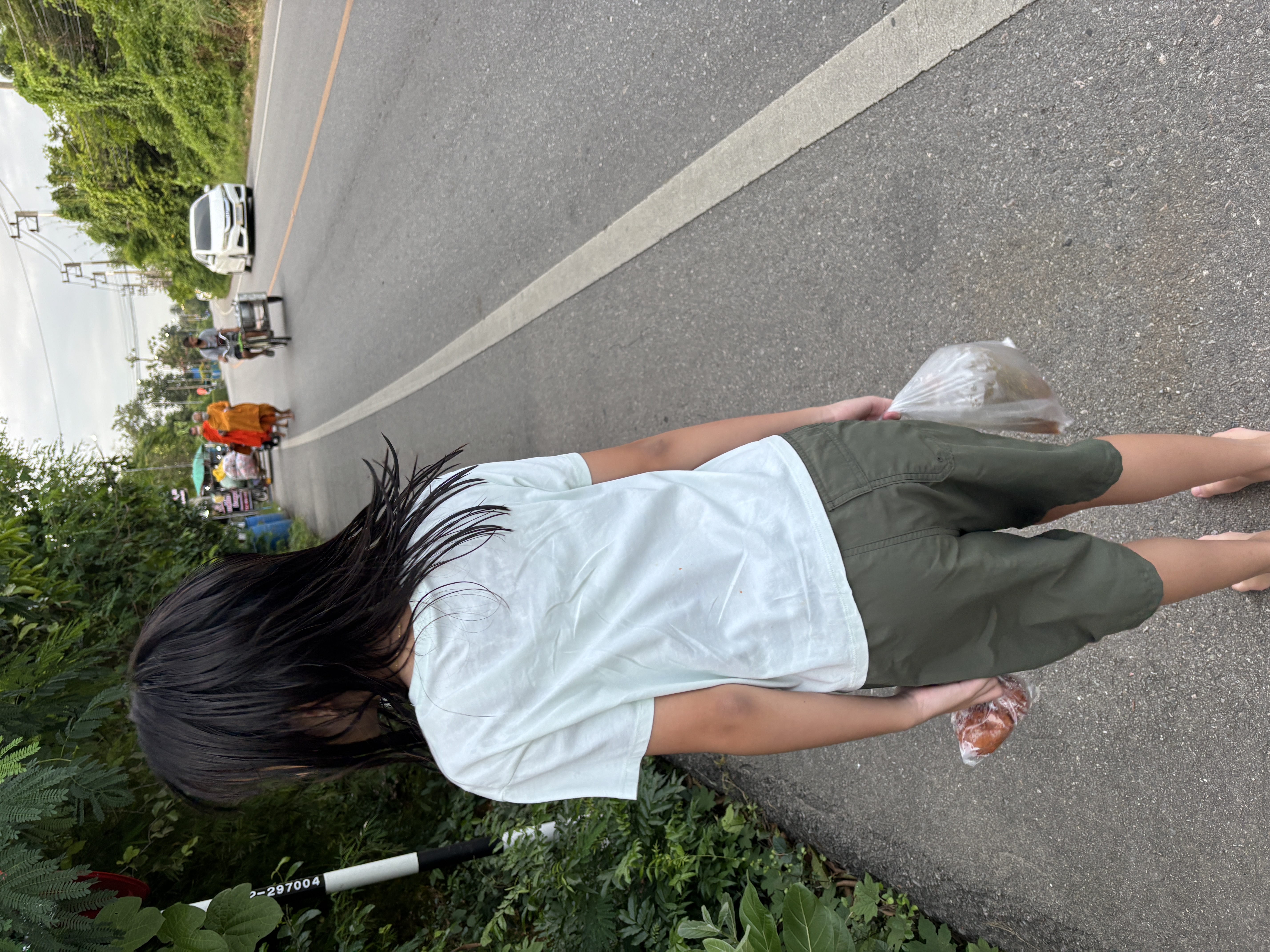 ใส่บาตร